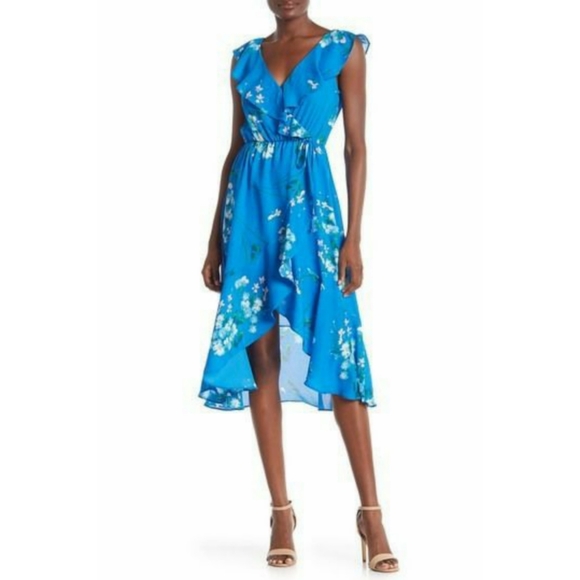 Socialite Dresses & Skirts - NWOT ruffled wrap dress.